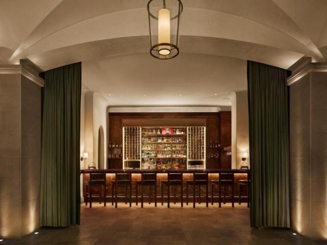 Hotel Refinery