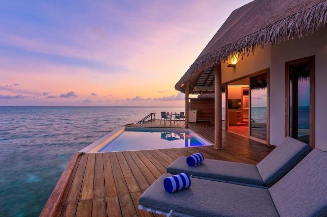 Cinnamon Velifushi Maldives