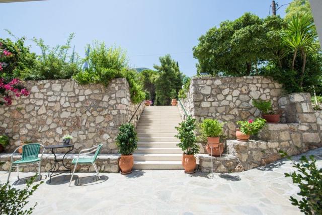 Aliki Hotel