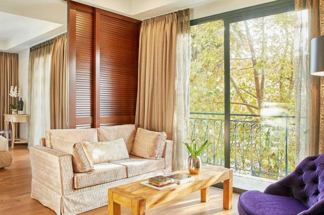 Dioni Boutique Hotel