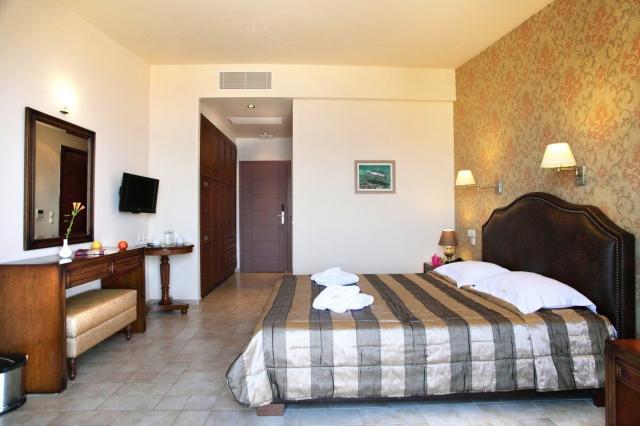 Tesoro Hotel Nikiana