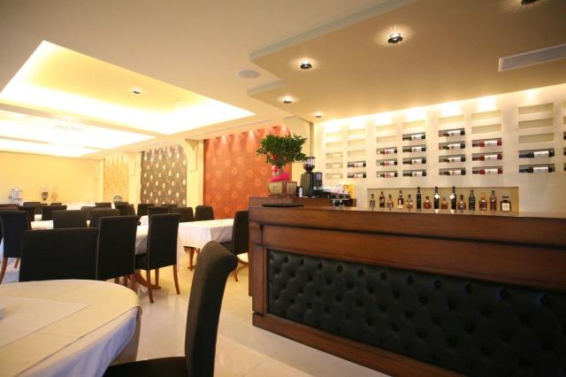 Tesoro Hotel Nikiana