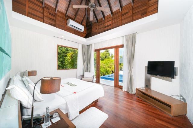 Hideaway Beach Resort & Spa Maldives
