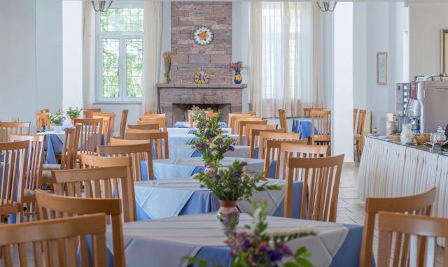 Hotel Delfinia
