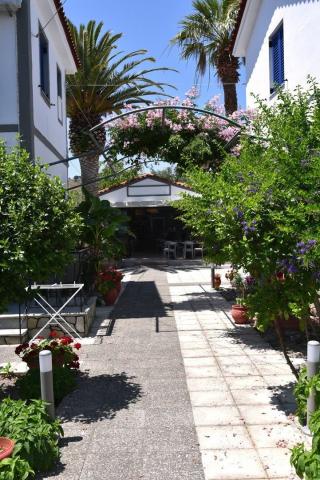 Hotel Anaxos Gardens