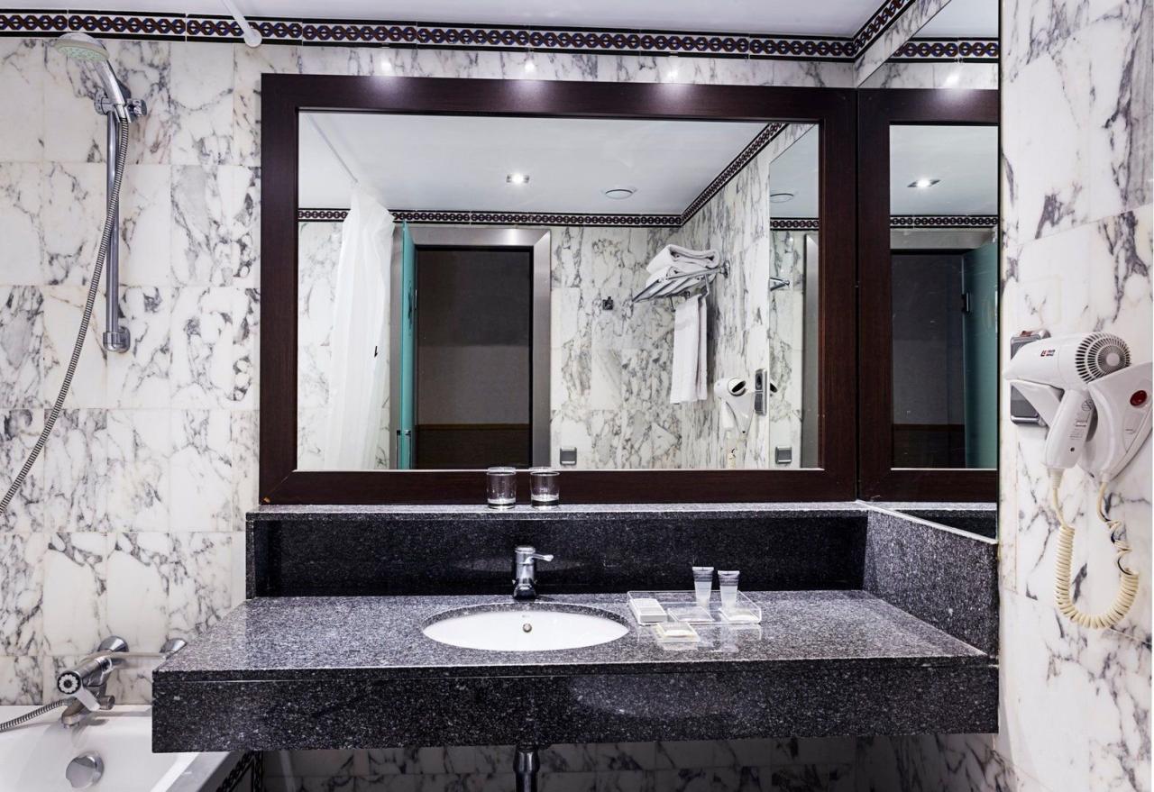 Hotel Catalonia Giralda