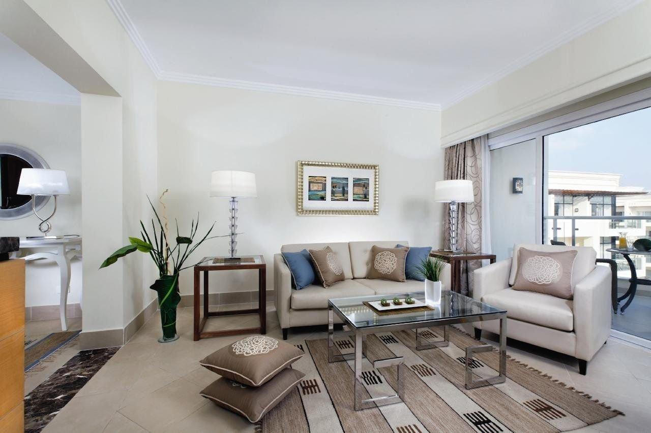 Cairo Pyramids Hotel