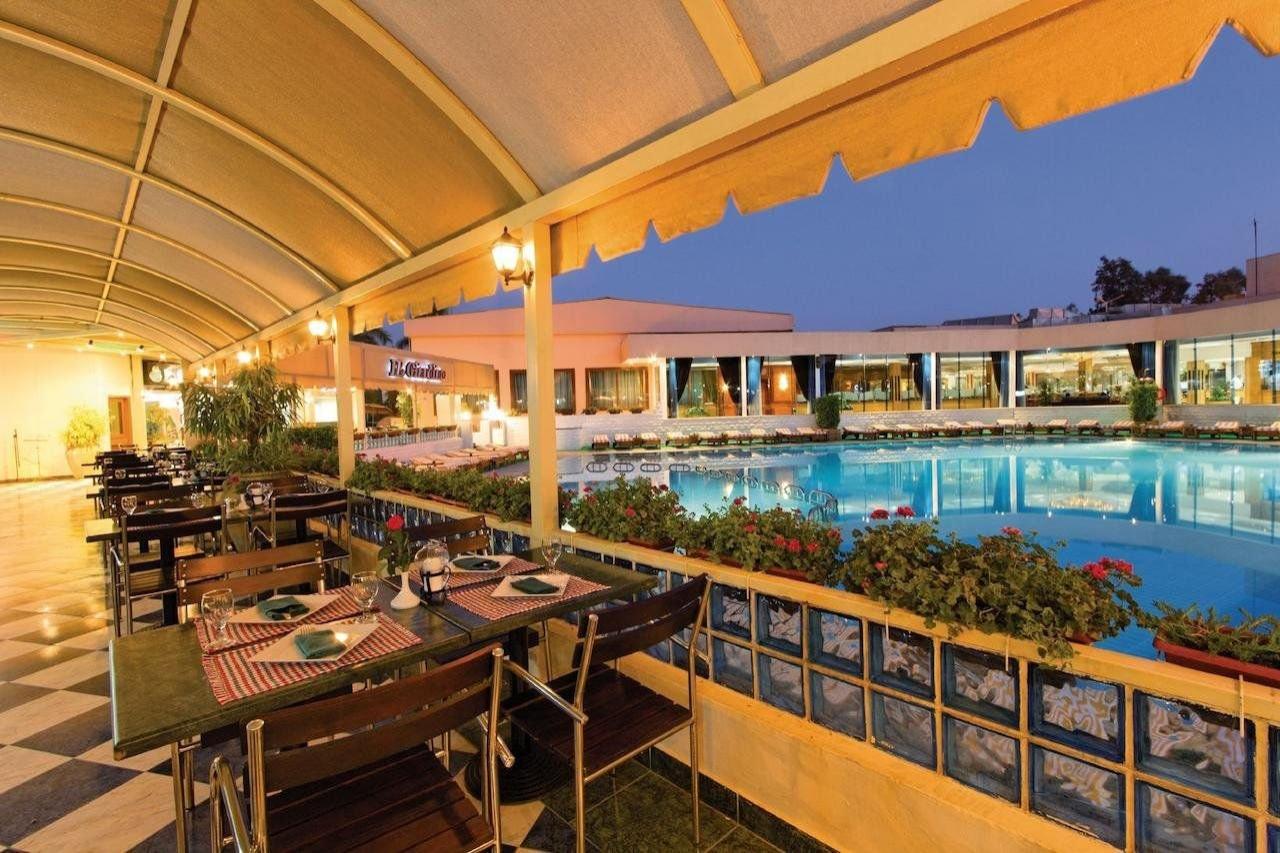 Cairo Pyramids Hotel
