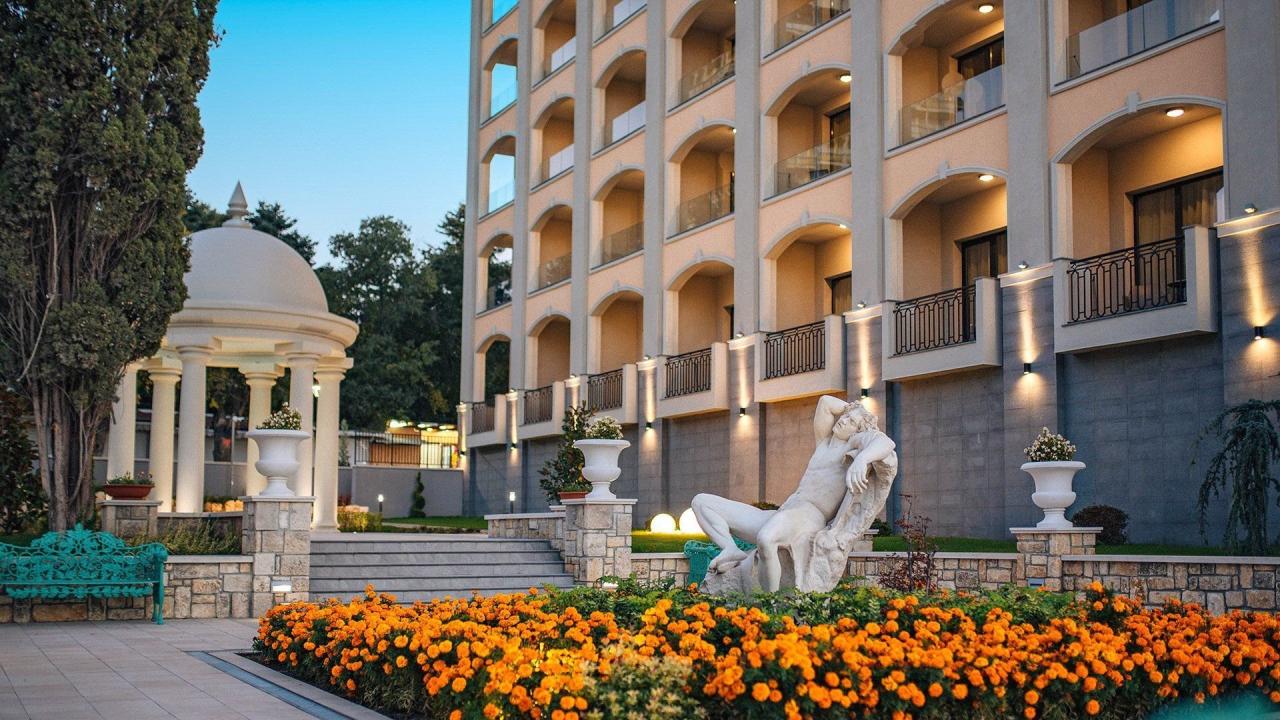 Hotel Astor Garden