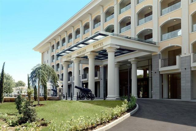 Hotel Astor Garden