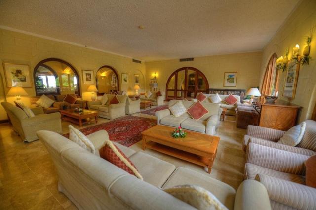 Ta' Cenc Hotel
