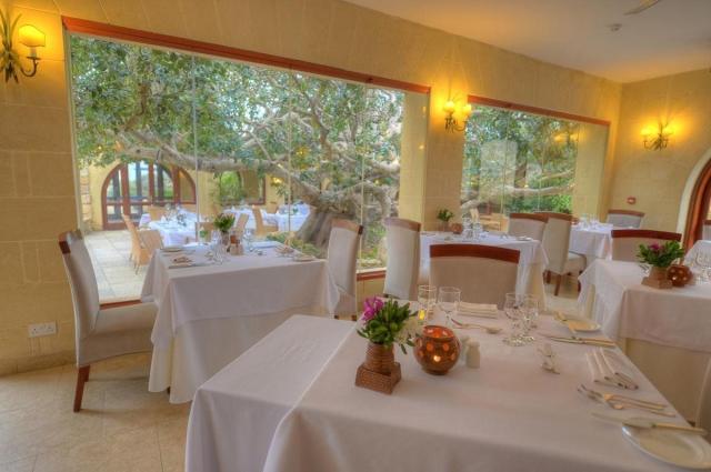 Ta' Cenc Hotel