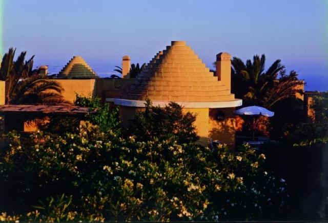 Ta' Cenc Hotel