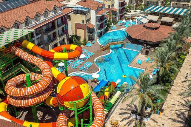 Hotel Crystal Aura Beach Resort & Spa