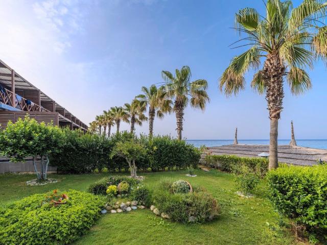 Hotel Adora Calma Beach