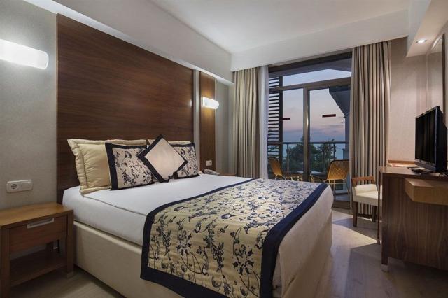 Hotel Trendy Side Beach