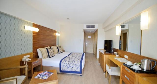 Hotel Trendy Side Beach