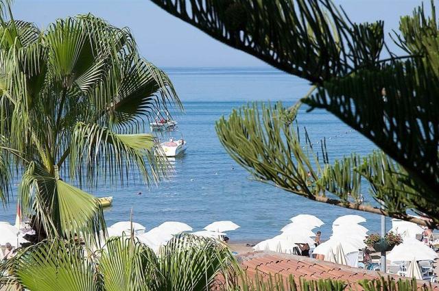 Hotel Trendy Side Beach
