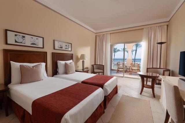 Hotel Jaz Almaza Beach Resort