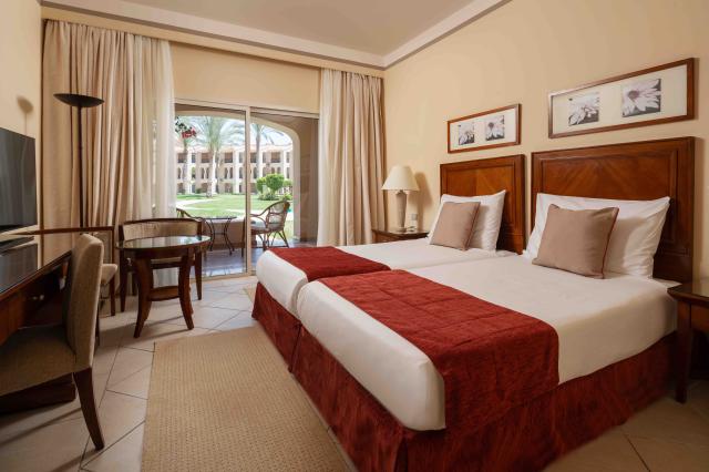 Hotel Jaz Almaza Beach Resort