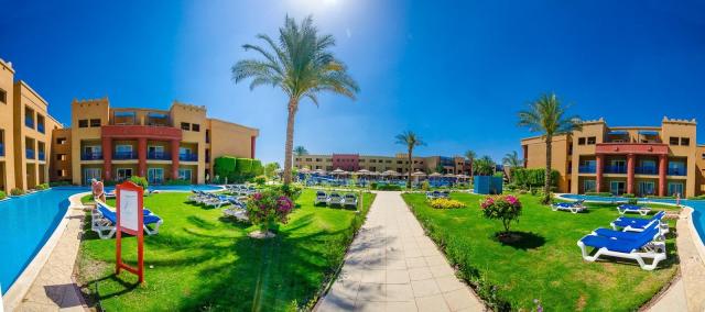 Malý okruh Egyptem / Privátní auto s průvodcem & Hotel Titanic Palace