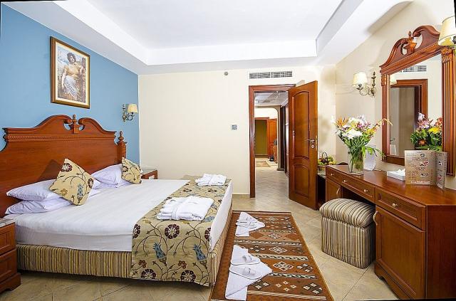 Malý okruh Egyptem / Privátní auto s průvodcem & Hotel Titanic Palace