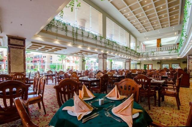 Malý okruh Egyptem / Privátní auto s průvodcem & Hotel Titanic Palace