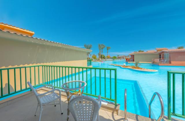 Malý okruh Egyptem / Privátní auto s průvodcem & Hotel Titanic Palace