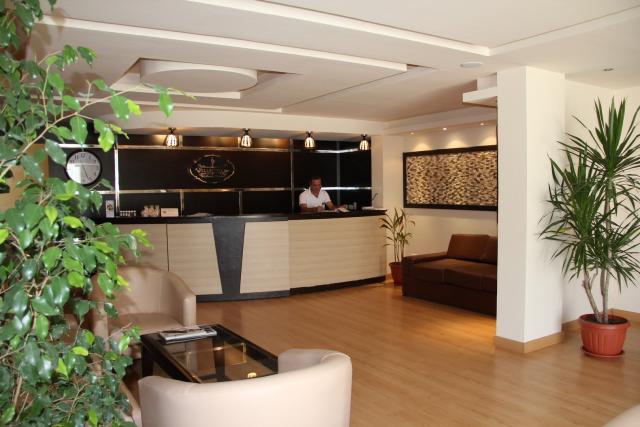 Hotel Royal Brayka Beach Resort