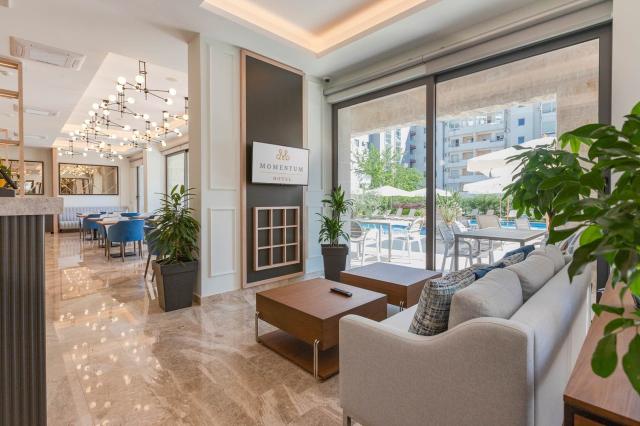 Hotel Momentum