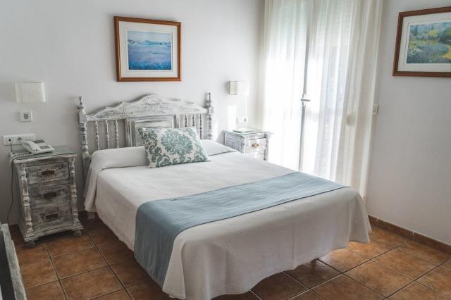 Hostal Marissal by Dorobe