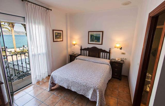 Hostal Marissal by Dorobe