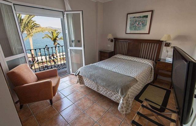 Hostal Marissal by Dorobe