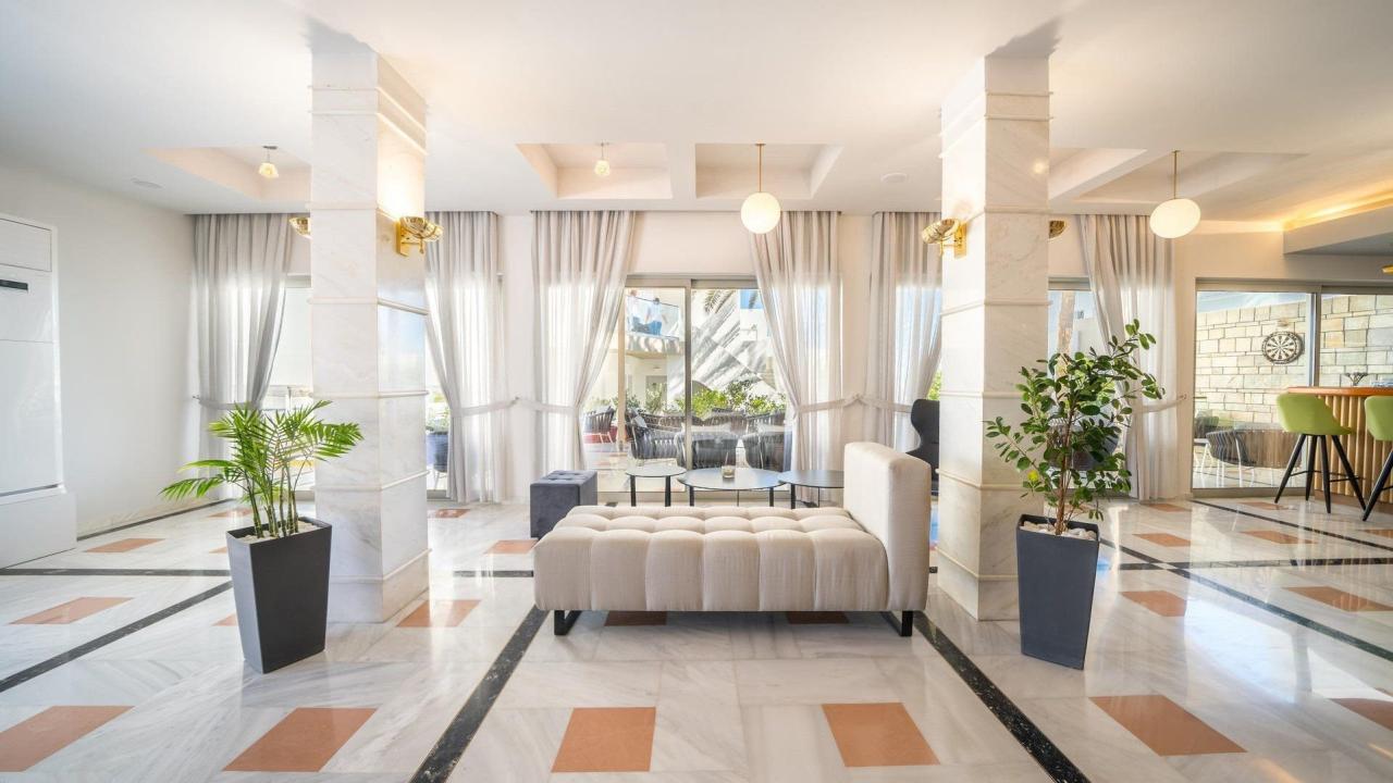 Hotel Adele Beach