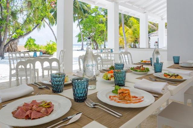 Sandies Bathala Island Resort