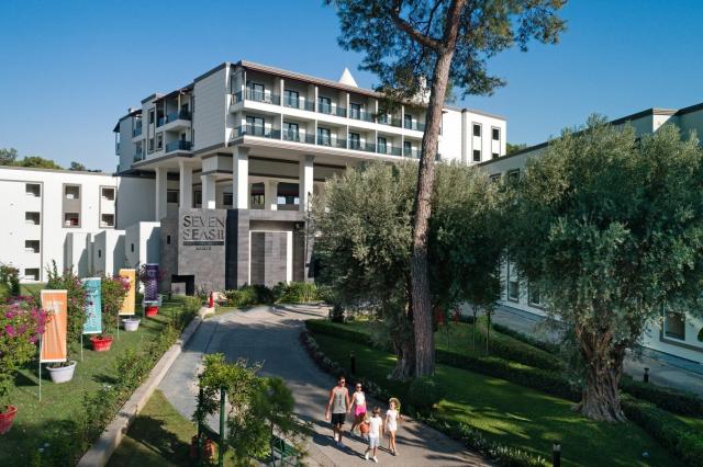 Hotel Seven Seas Life