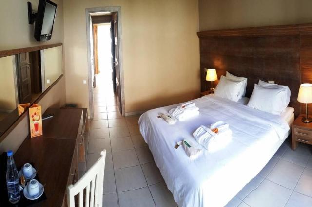 Hotel Valley Village