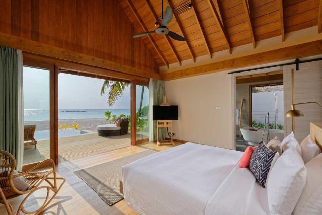 Emerald Faarufushi Resort and Spa