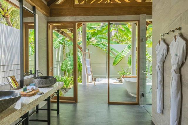Emerald Faarufushi Resort and Spa