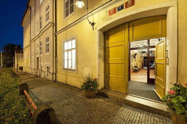 Hotel Jelení Dvůr