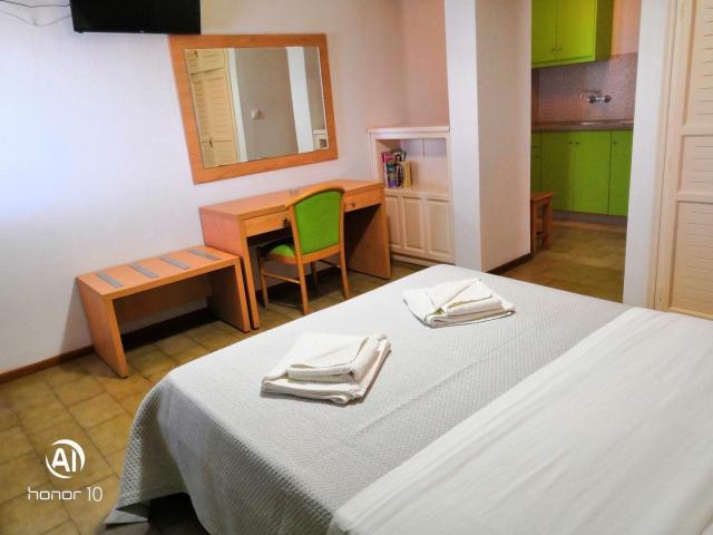 Vassilias Beach Hotel