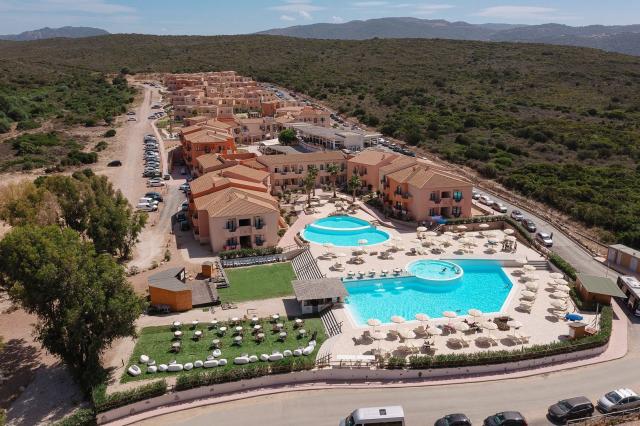 Hotel Red Sun Village