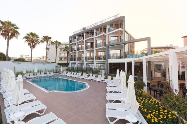 Hotel The Raga Side