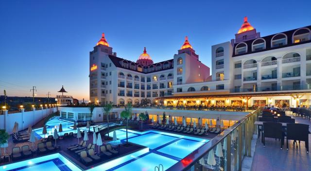 Hotel Side Crown Serenity