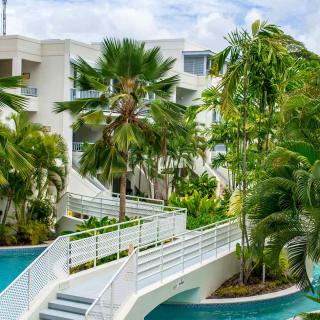 Savannah Beach Club