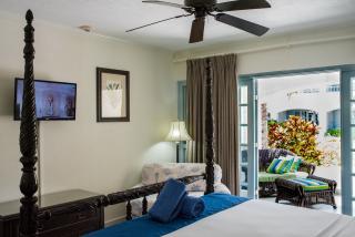 Savannah Beach Club