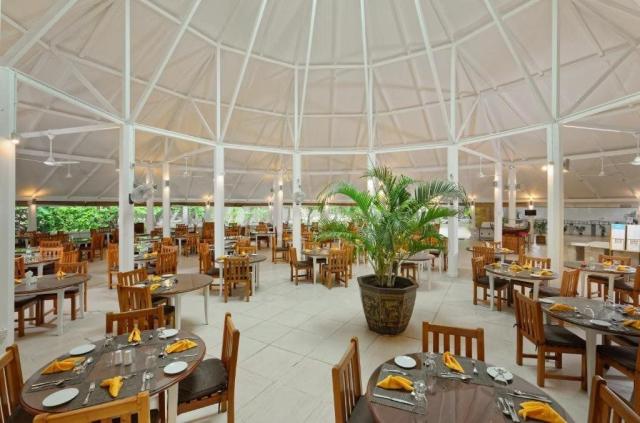 Embudu Village Resort