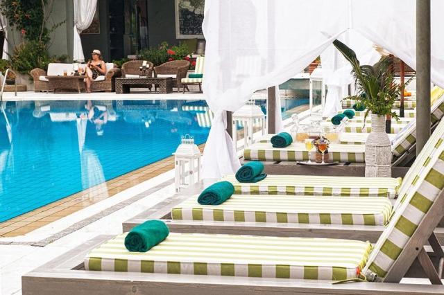 La Piscine Art Hotel