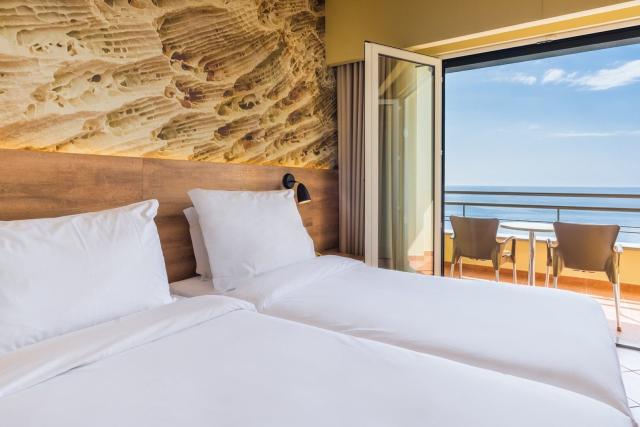 Hotel Calheta Beach