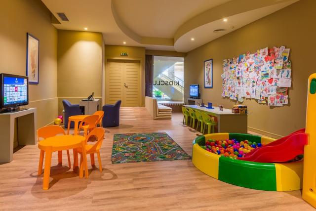 Hotel Calheta Beach